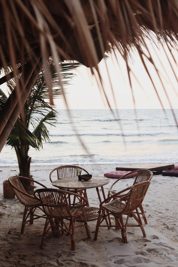 Young Wild And Free Koh Kong Exterior photo